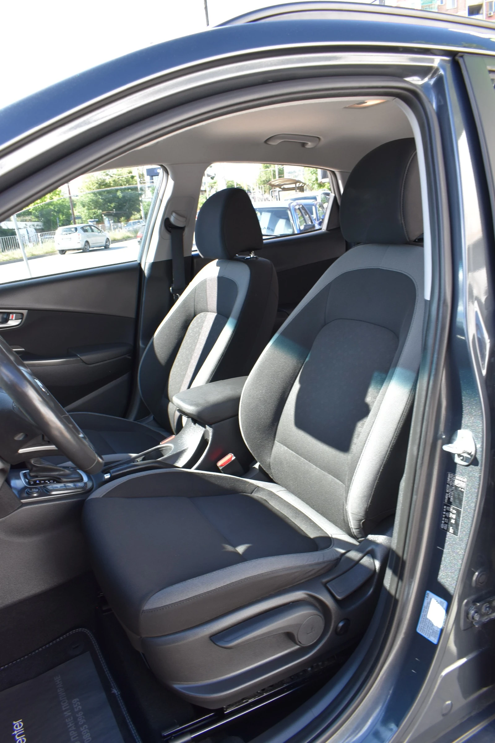 Hyundai Kona 1.6D* AUTOMAT* FULL-LED, снимка 10 - Автомобили и джипове - 54957370