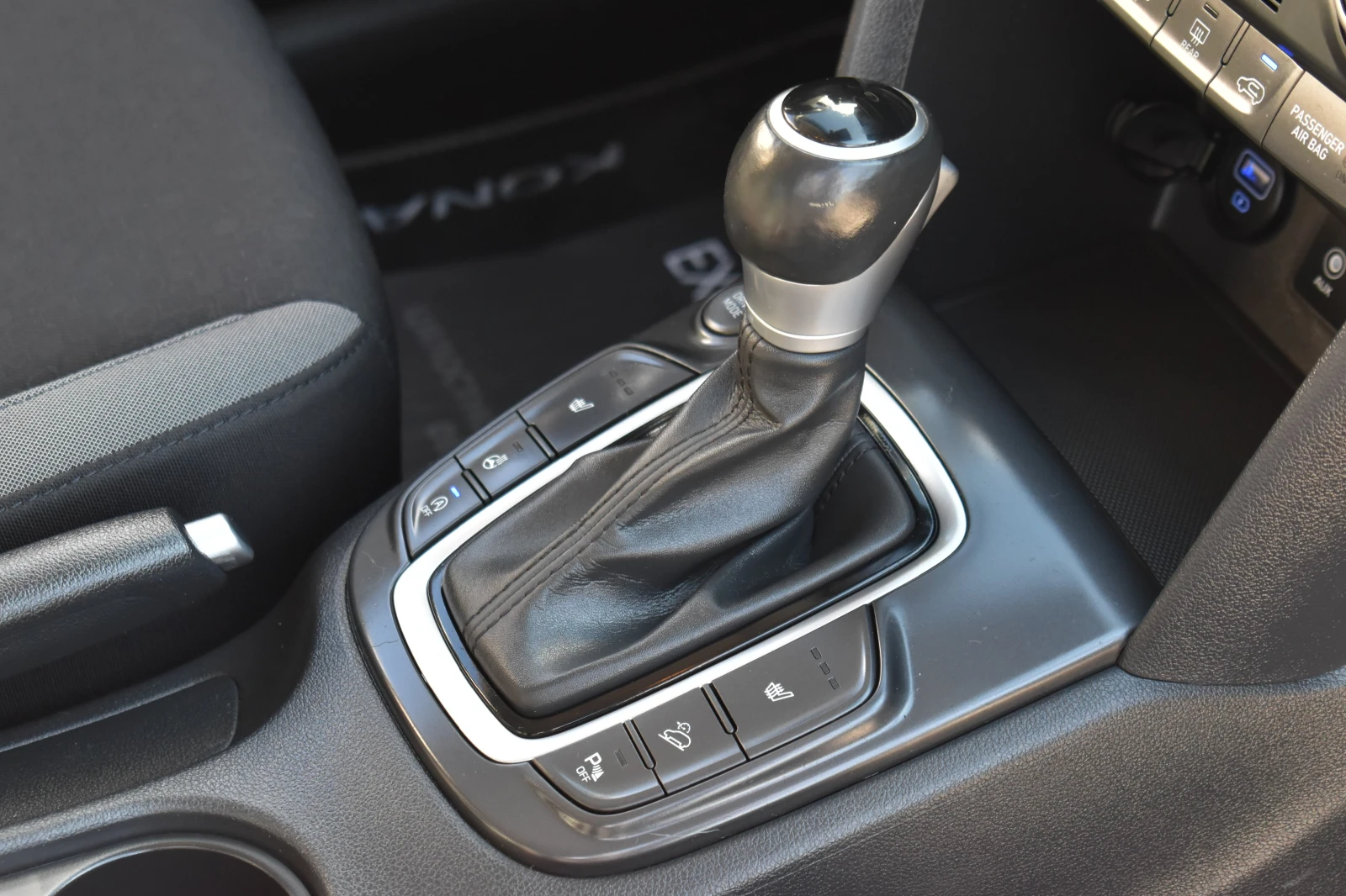 Hyundai Kona 1.6D* AUTOMAT* FULL-LED, снимка 13 - Автомобили и джипове - 54957370