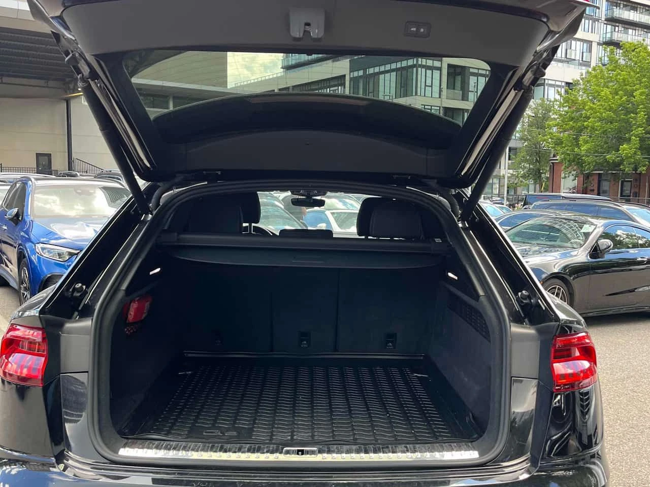 Audi Q8 Technik/ОБДУХВАНЕ/ПАНОРАМА/360, снимка 15 - Автомобили и джипове - 55239895
