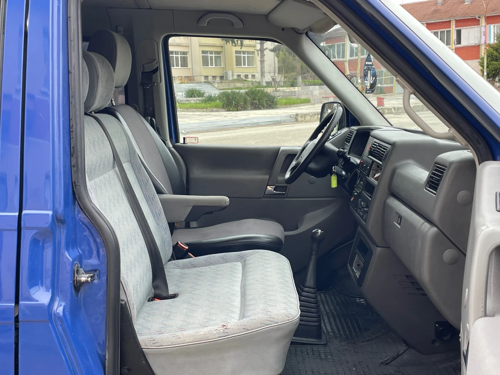 VW Caravelle 2.5TDI 8+ 1 LONG - изображение 10