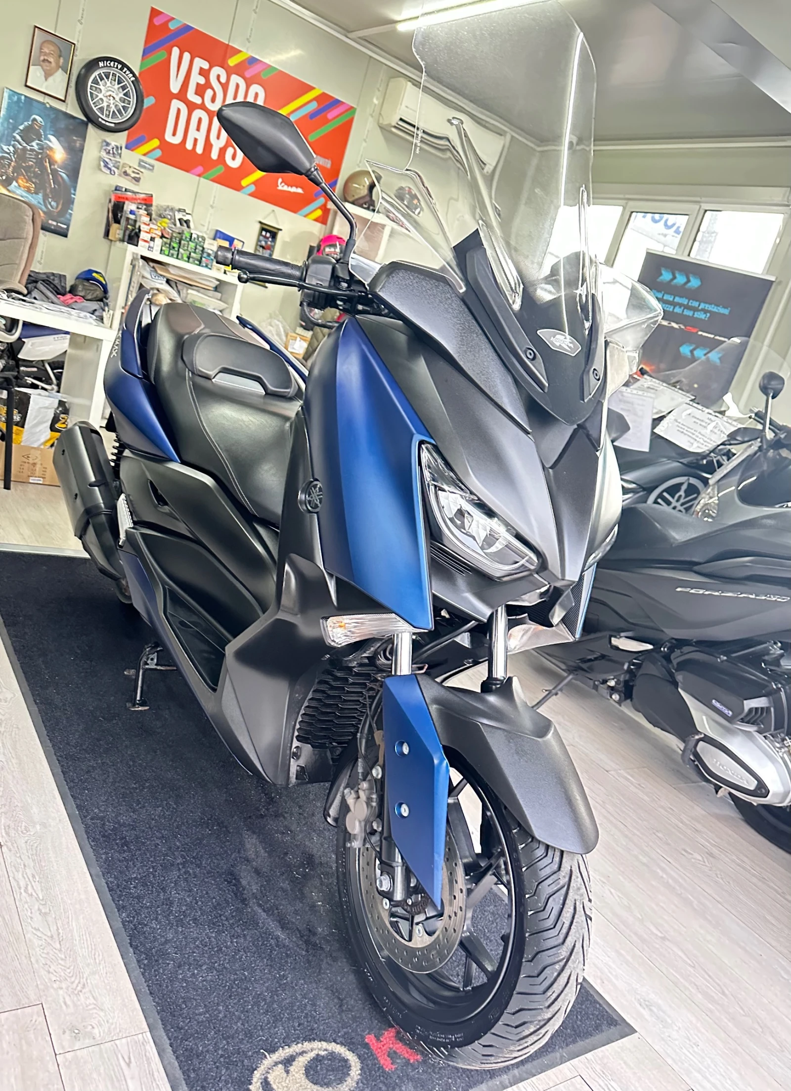 Yamaha X-max 300i ABS/TC/LED 2019г. - изображение 8