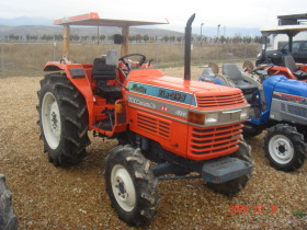 Трактор Kubota СКАЙТРАК, снимка 1 - Селскостопанска техника - 43297918