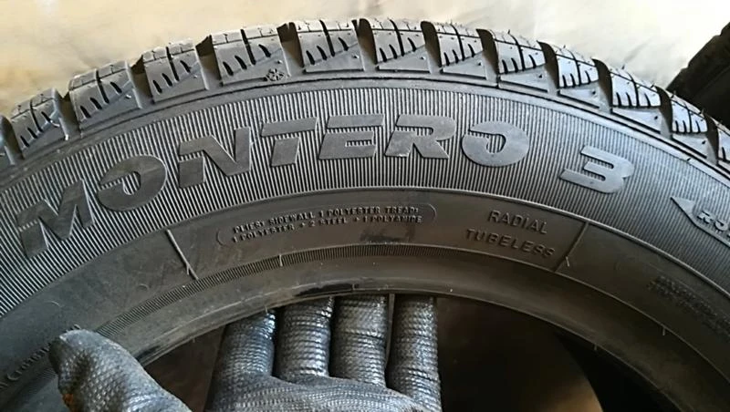 Гуми Зимни 205/60R15, снимка 4 - Гуми и джанти - 25611572