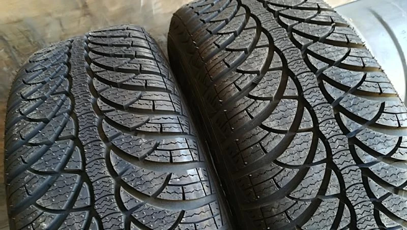 Гуми Зимни 205/60R15, снимка 2 - Гуми и джанти - 25611572