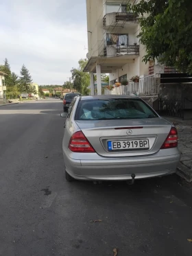 Mercedes-Benz C 200, снимка 3