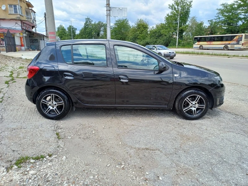 Dacia Sandero 1.2i  GAS NAVI, снимка 4 - Автомобили и джипове - 45949313