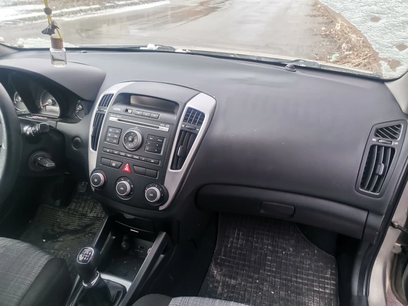 Kia Ceed 1.6crdi facelift D4FB, снимка 7 - Автомобили и джипове - 49367042