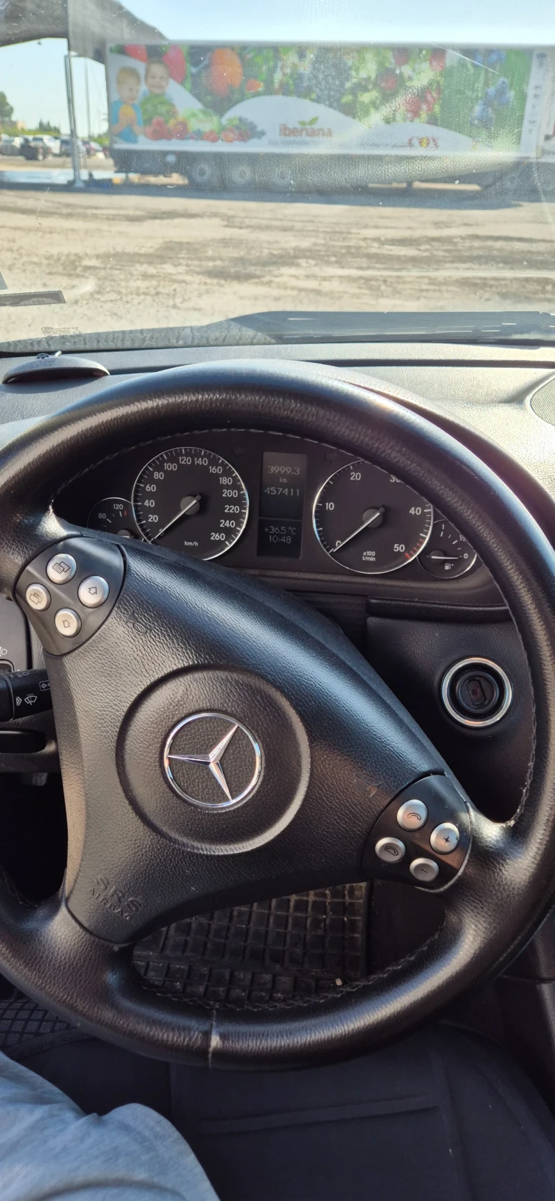 Mercedes-Benz C 200, снимка 4 - Автомобили и джипове - 52840728