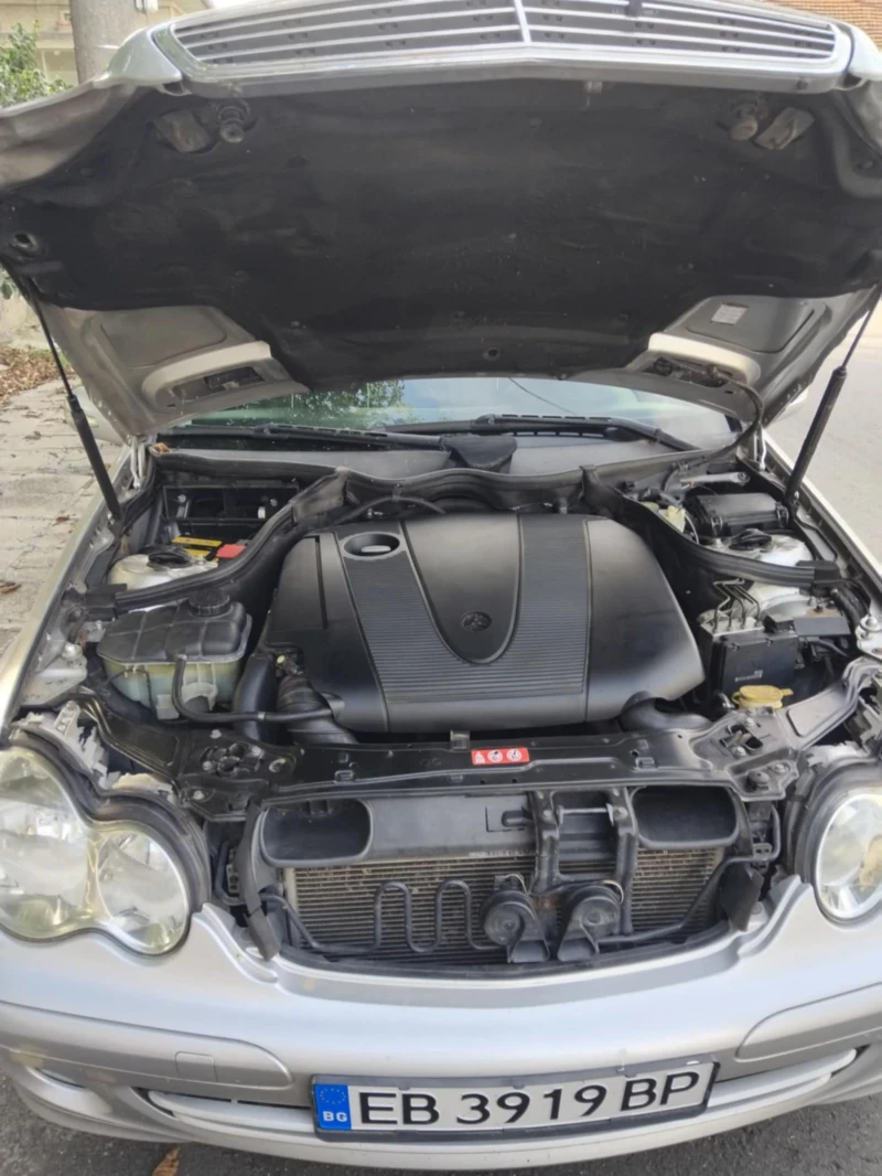 Mercedes-Benz C 200, снимка 8 - Автомобили и джипове - 52651851