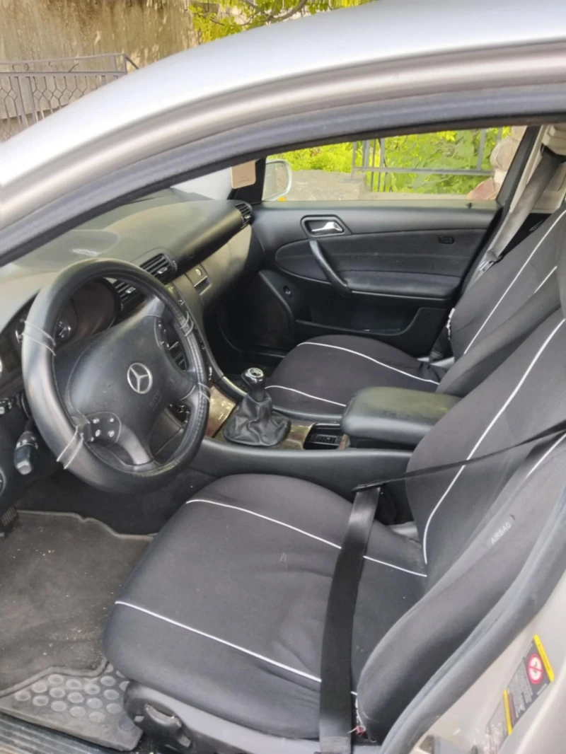 Mercedes-Benz C 200, снимка 4 - Автомобили и джипове - 52651851