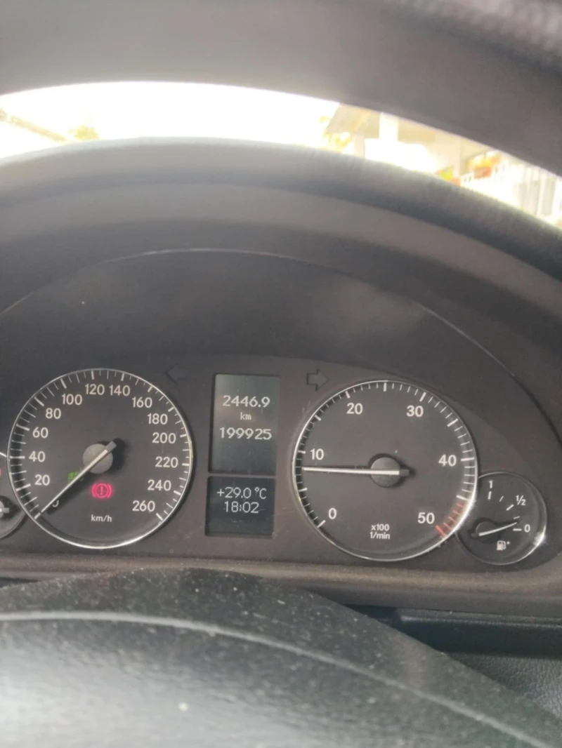 Mercedes-Benz C 200, снимка 6 - Автомобили и джипове - 52651851