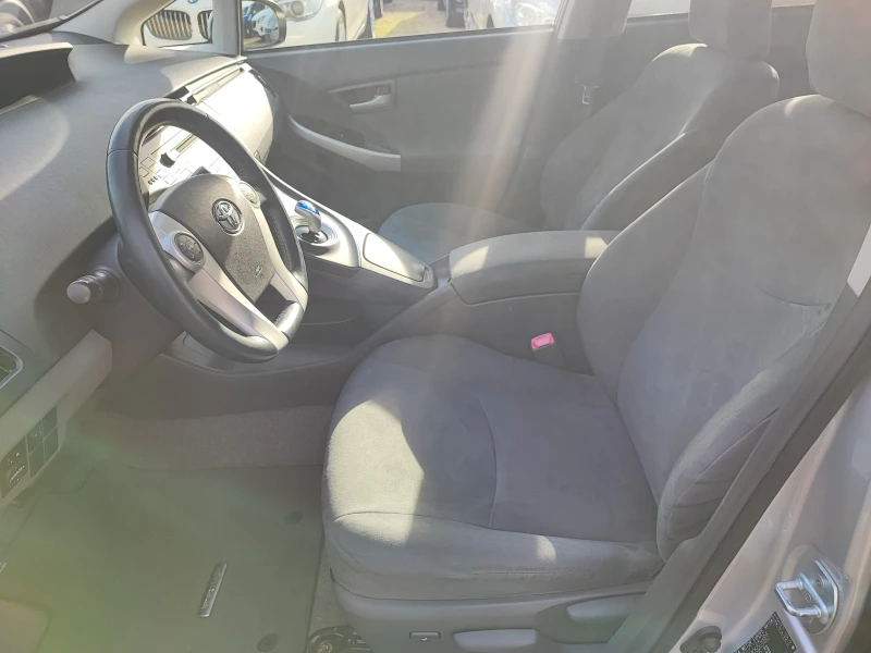 Toyota Prius НОВА !!!.HEAD UP, снимка 11 - Автомобили и джипове - 52838569