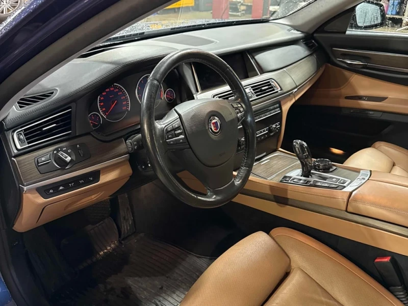 BMW 750 * 4dr Sdn ALPINA B7 xDrive LWB AWD * CARFAX * ЦЕНА, снимка 8 - Автомобили и джипове - 53032096