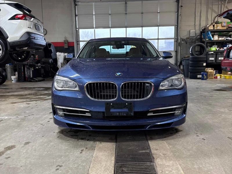 BMW 750 * 4dr Sdn ALPINA B7 xDrive LWB AWD * CARFAX * ЦЕНА, снимка 5 - Автомобили и джипове - 53032096