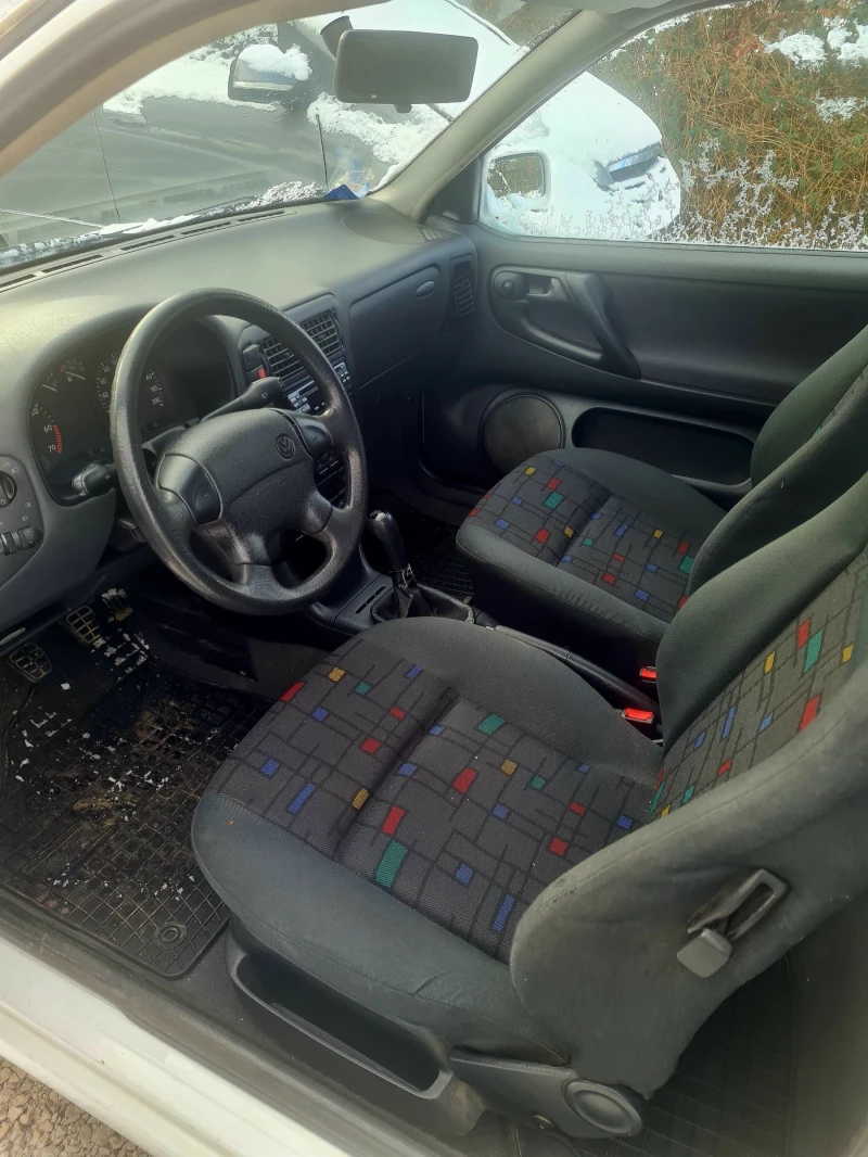 VW Polo 1.0, снимка 7 - Автомобили и джипове - 53157616