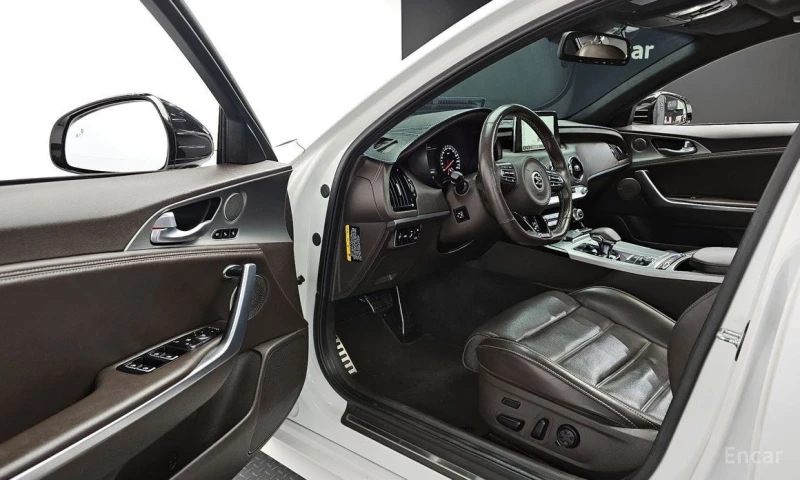 Kia Stinger, снимка 11 - Автомобили и джипове - 53380749