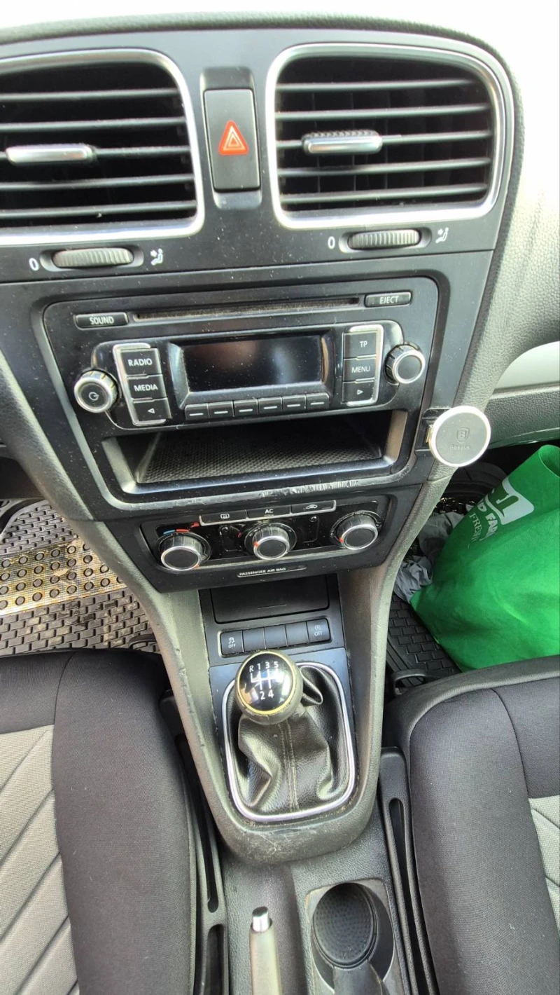 VW Golf Variant 1.6 DIESEL, снимка 10 - Автомобили и джипове - 53596654