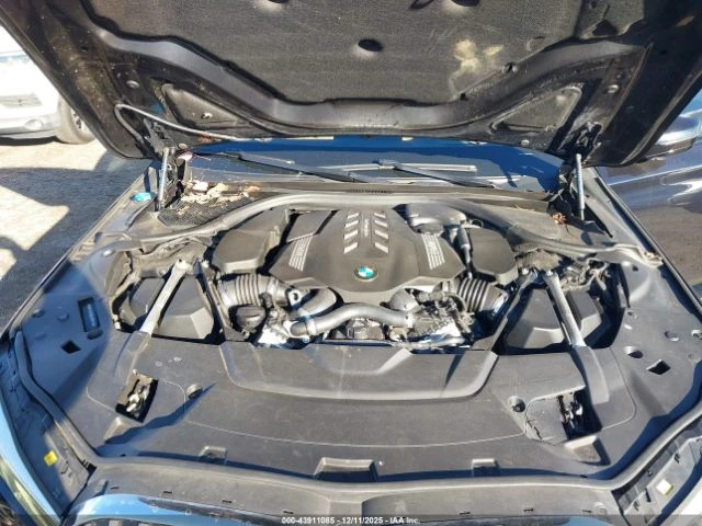 BMW 750 XDRIVE* HARMAN KARDON* LASER* МАСАЖИ* ОБДУХ, снимка 13 - Автомобили и джипове - 53647750