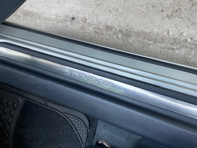 Toyota Avensis D4D - 116 к.с., снимка 12 - Автомобили и джипове - 53743261