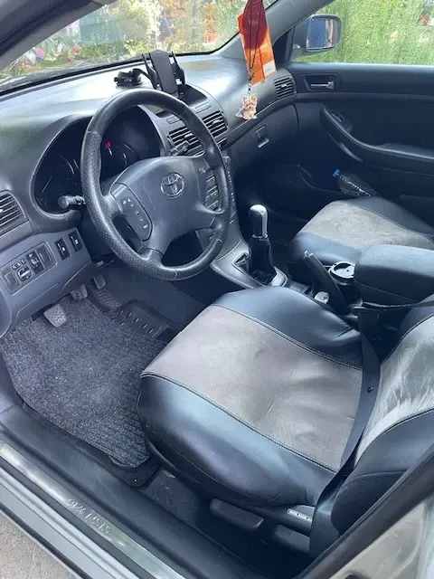 Toyota Avensis D4D - 116 к.с., снимка 7 - Автомобили и джипове - 53743261