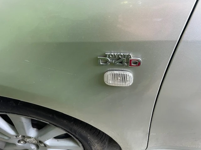 Toyota Avensis D4D - 116 к.с., снимка 14 - Автомобили и джипове - 53743261