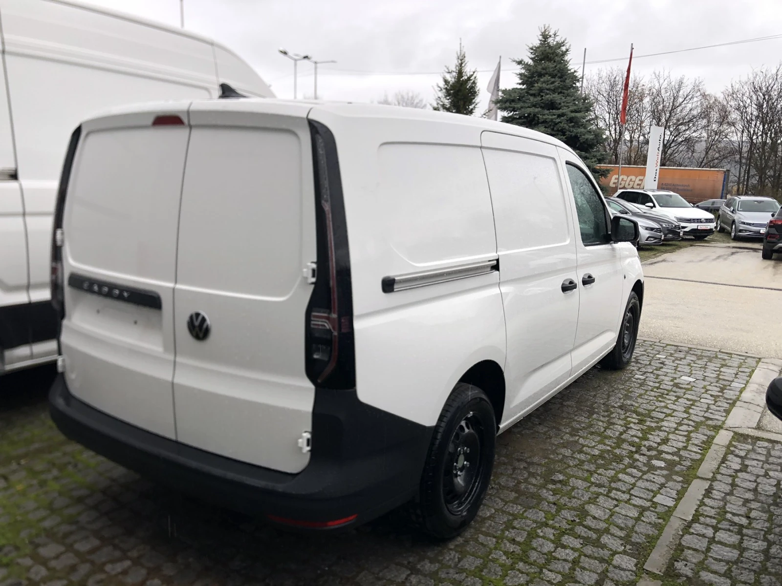 VW Caddy Maxi Cargo 3, 7m3  2, o  TDI 102 k.c 6MT - изображение 4