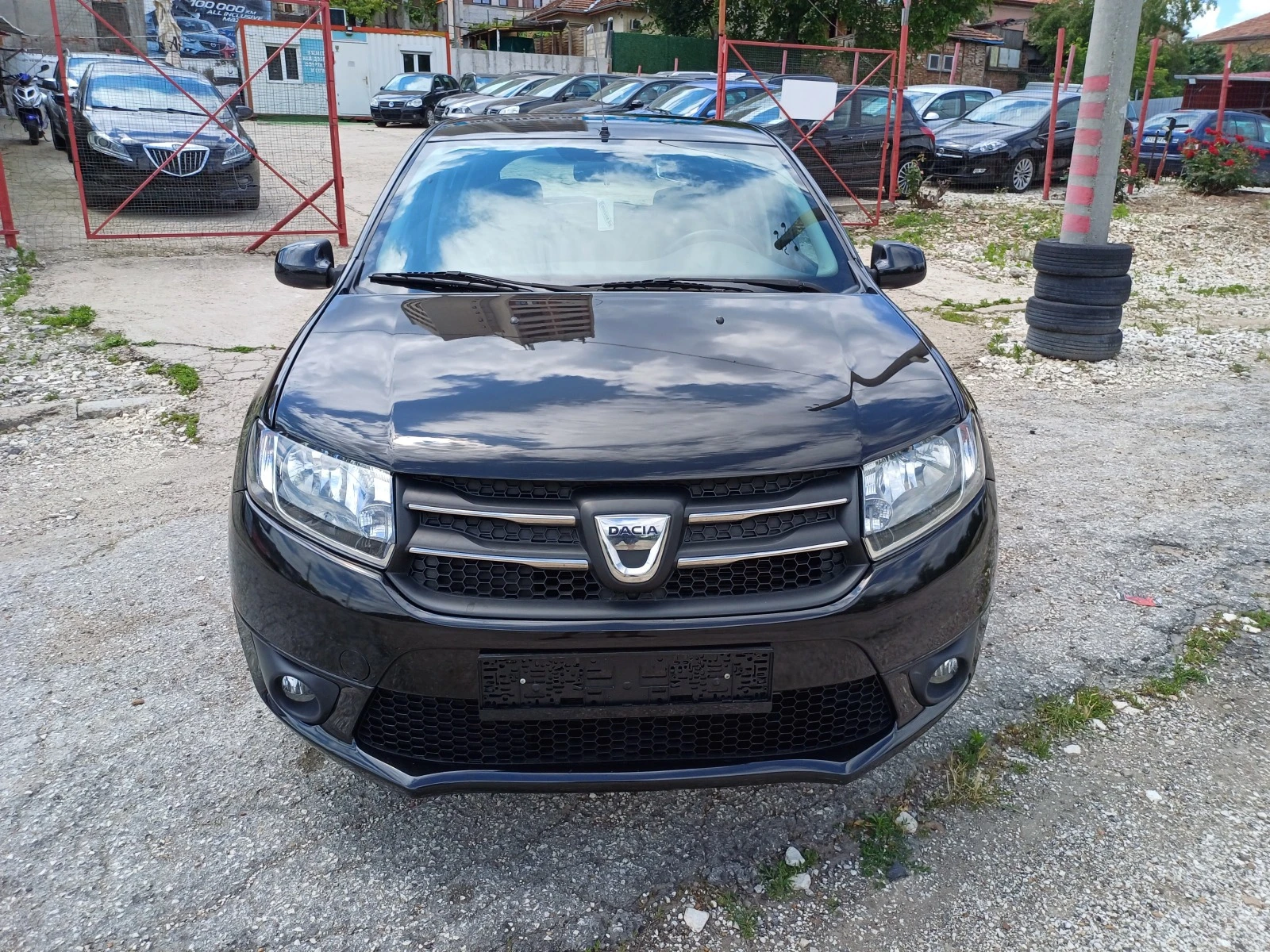 Dacia Sandero 1.2i  GAS NAVI - изображение 2