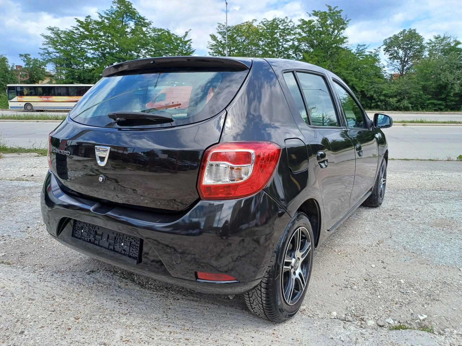 Dacia Sandero 1.2i  GAS NAVI - изображение 5