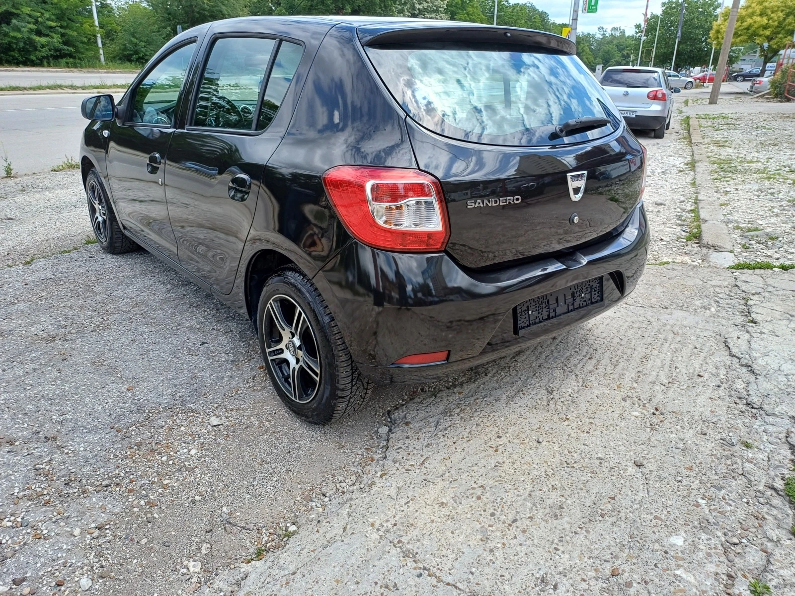 Dacia Sandero 1.2i  GAS NAVI - изображение 7