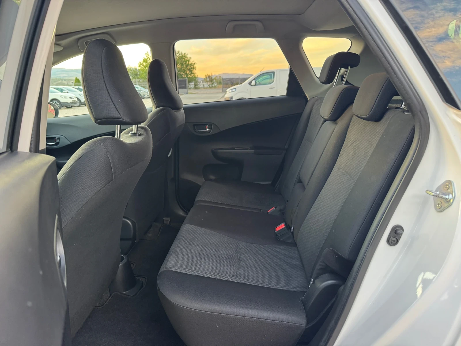 Toyota Verso S 1.4D4D CAMERA NAVI FULL, снимка 15 - Автомобили и джипове - 56124923