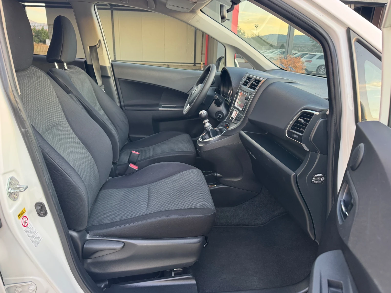 Toyota Verso S 1.4D4D CAMERA NAVI FULL, снимка 13 - Автомобили и джипове - 56124923