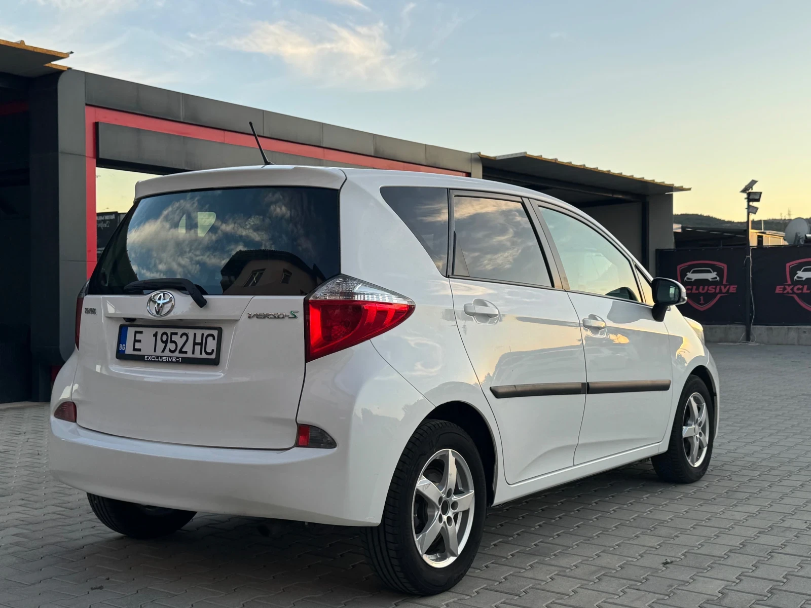 Toyota Verso S 1.4D4D CAMERA NAVI FULL, снимка 5 - Автомобили и джипове - 56124923