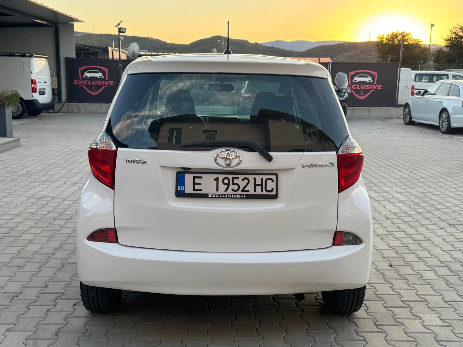 Toyota Verso S 1.4D4D CAMERA NAVI FULL, снимка 4 - Автомобили и джипове - 56124923