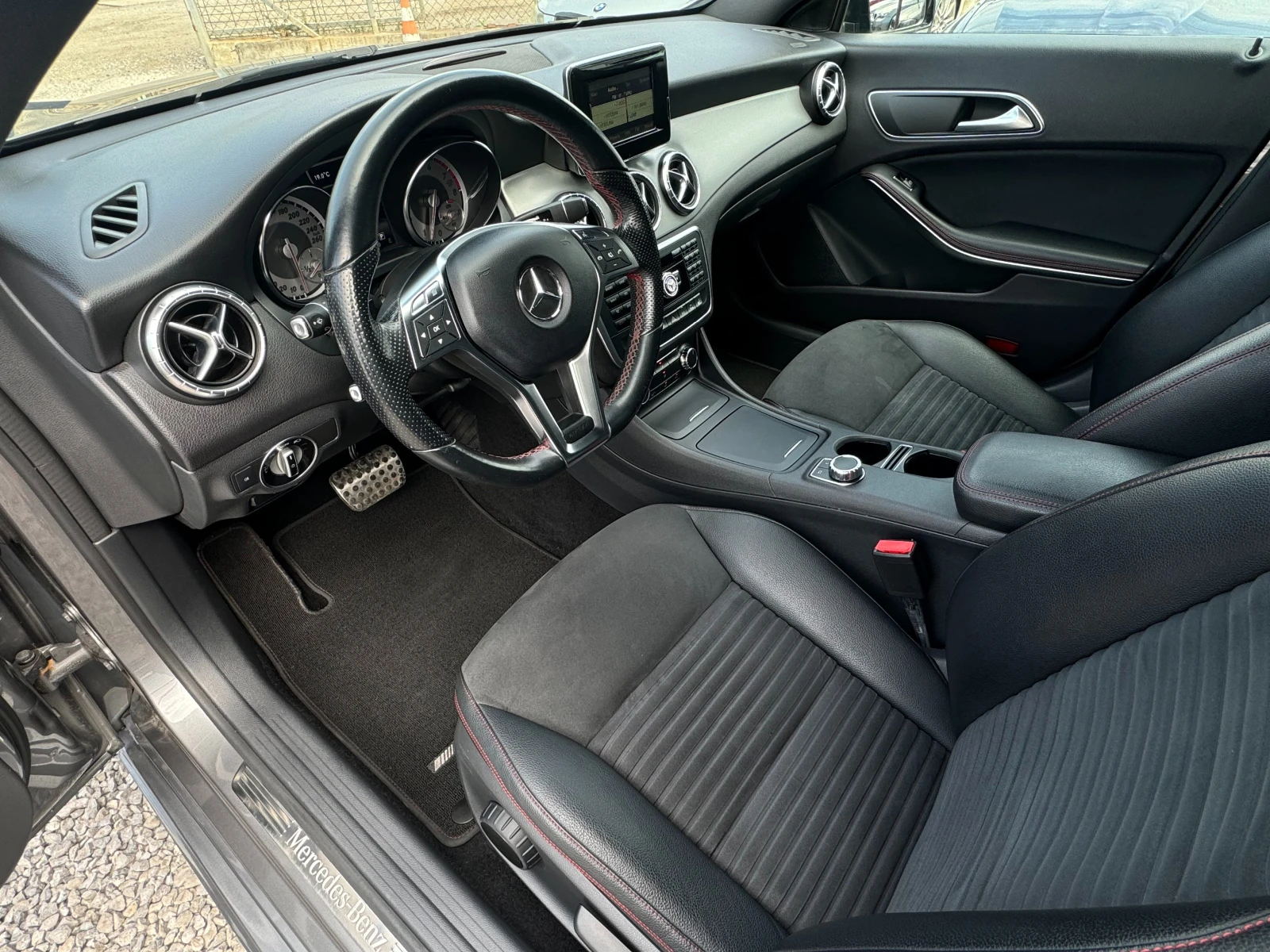 Mercedes-Benz CLA 250 250 AMG Line ! SWISS ! - изображение 8