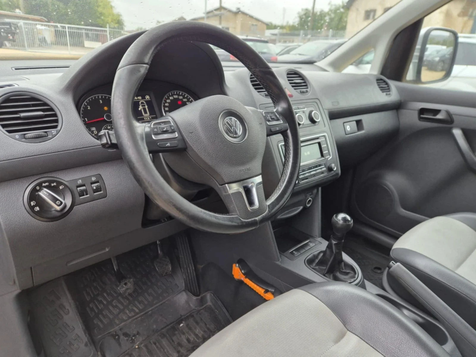 VW Caddy 1.6 TDI BMT - изображение 8