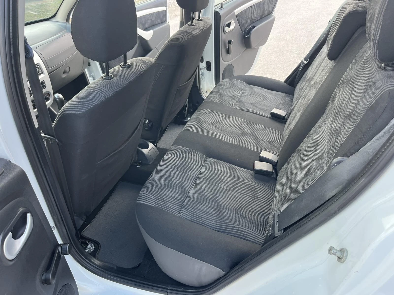 Dacia Sandero 1.4I 75кс. LPG EURO 4 КЛИМАТИК ВНОС ИТАЛИЯ, снимка 9 - Автомобили и джипове - 53728332