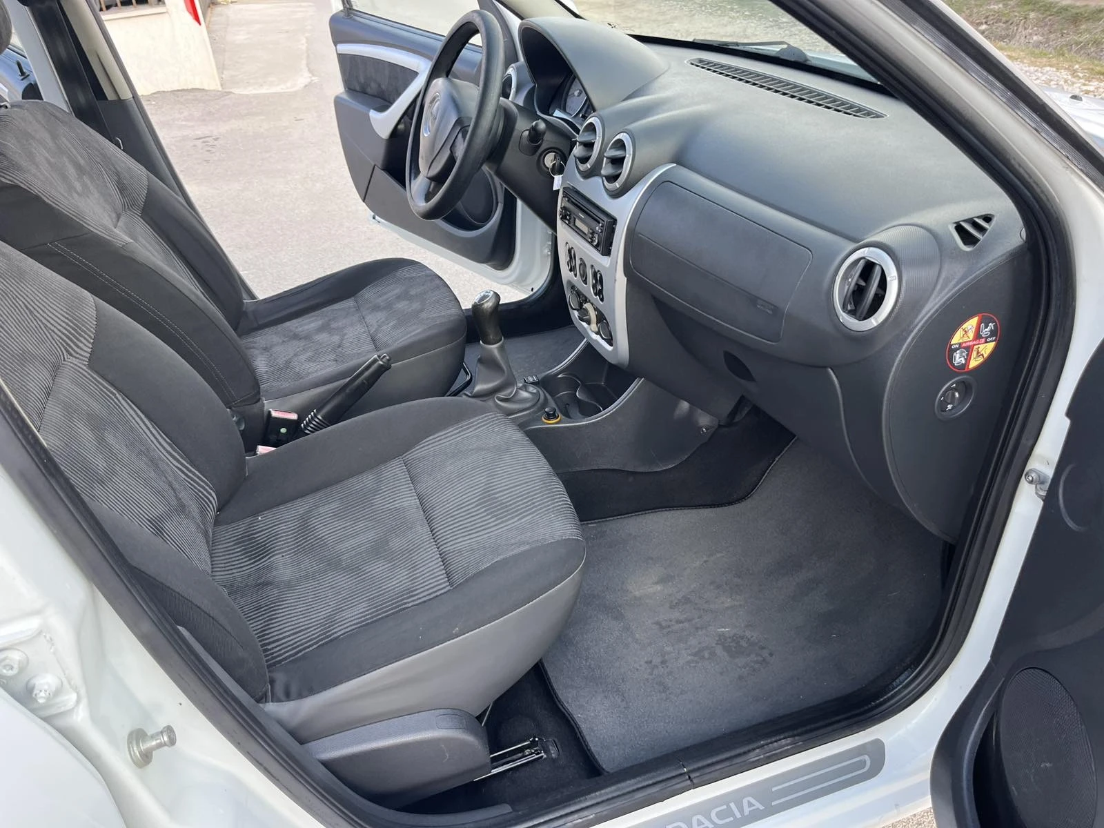 Dacia Sandero 1.4I 75кс. LPG EURO 4 КЛИМАТИК ВНОС ИТАЛИЯ, снимка 11 - Автомобили и джипове - 53728332