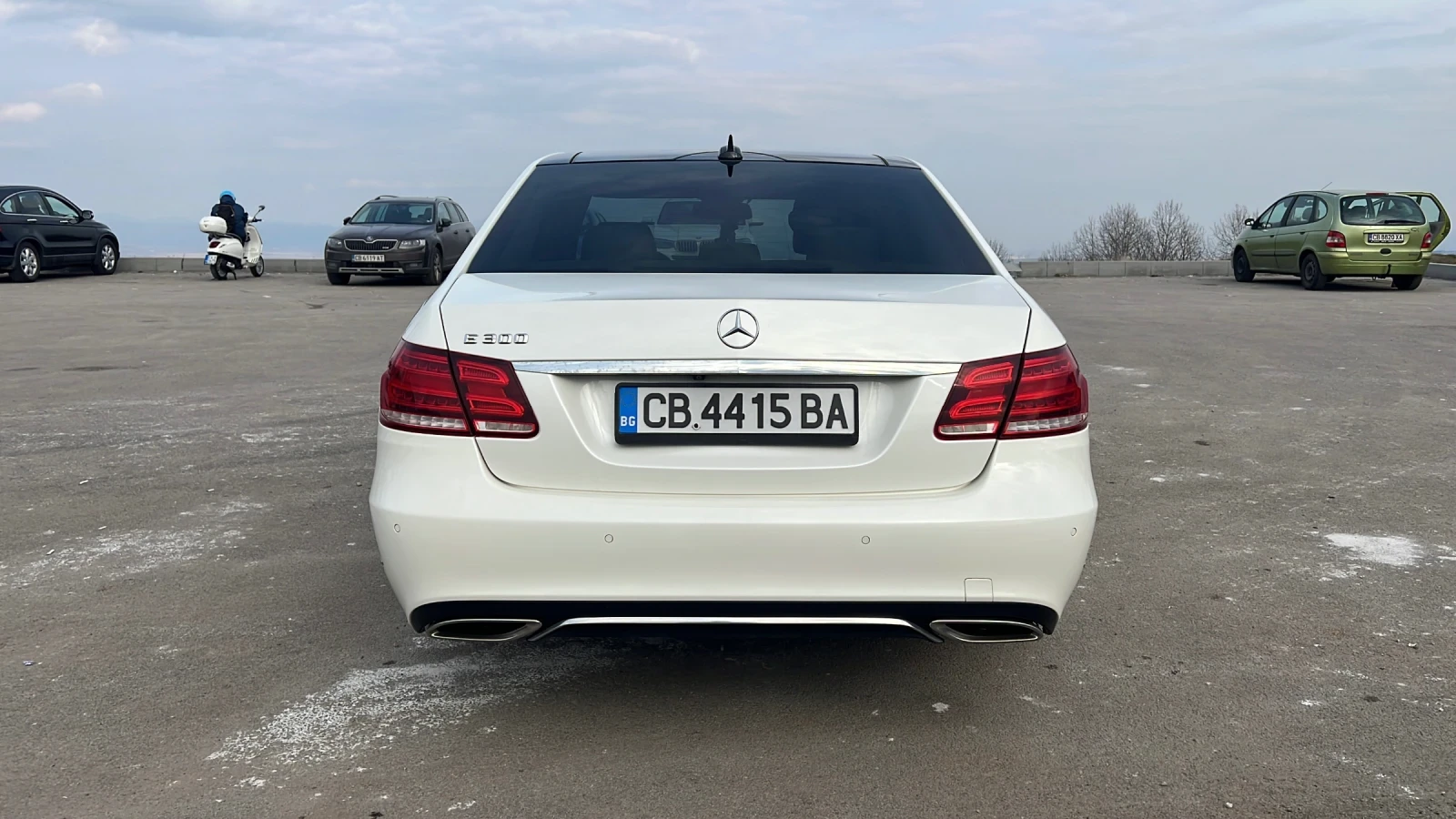 Mercedes-Benz E 300, снимка 4 - Автомобили и джипове - 53799015