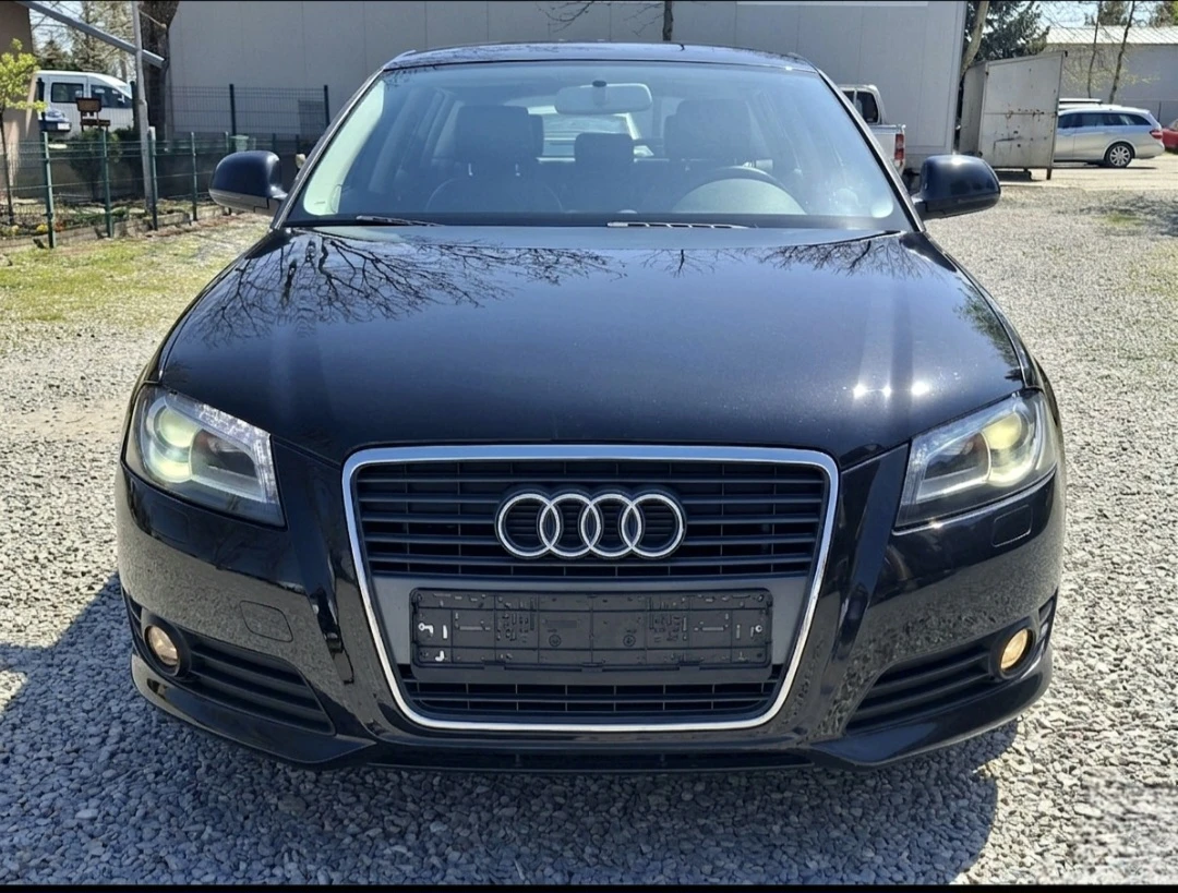 Audi A3 1.6TDI AMBIENTE* НАВИ* КОЖА* ПОДГРЕВ* XENON* LED, снимка 2 - Автомобили и джипове - 54243148