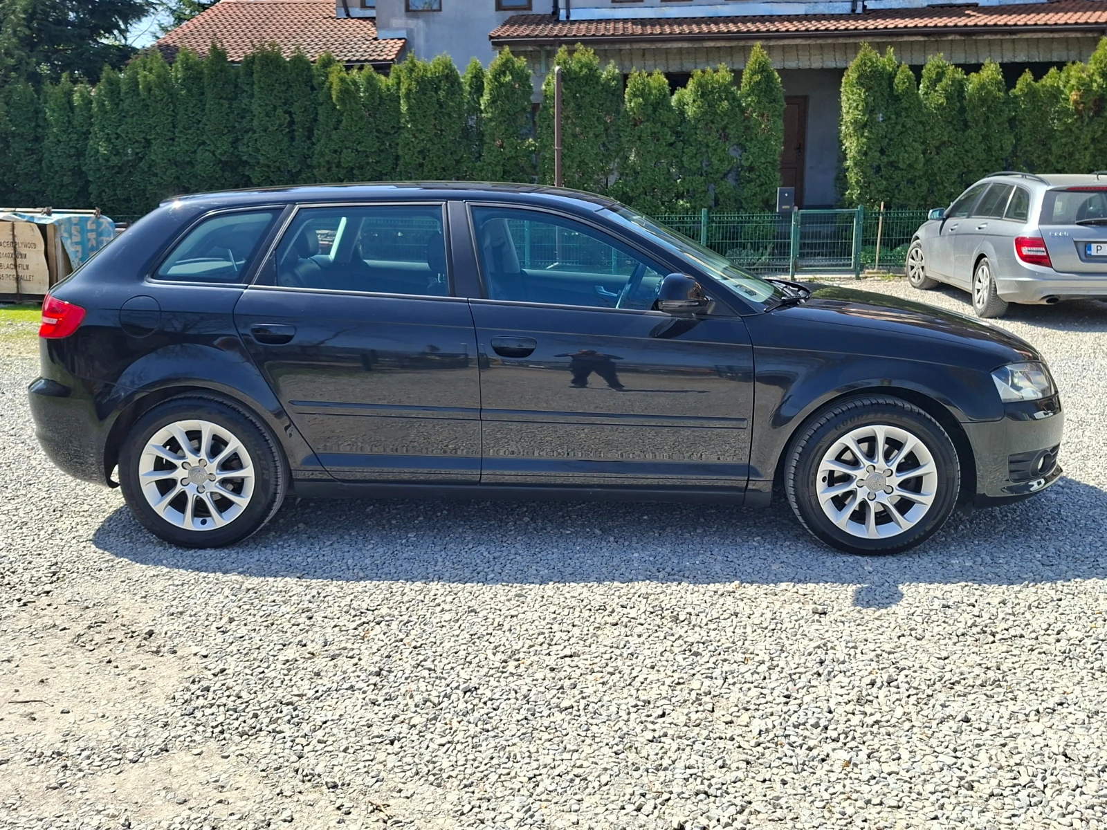 Audi A3 1.6TDI AMBIENTE* НАВИ* КОЖА* ПОДГРЕВ* XENON* LED, снимка 4 - Автомобили и джипове - 54243148