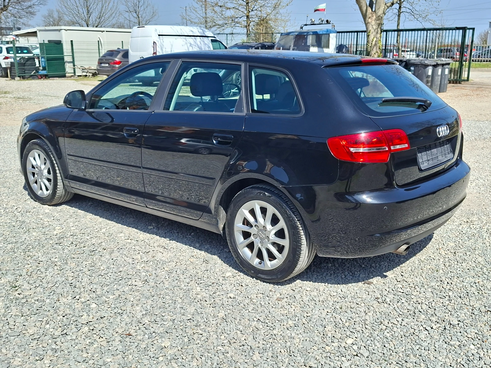 Audi A3 1.6TDI AMBIENTE* НАВИ* КОЖА* ПОДГРЕВ* XENON* LED, снимка 6 - Автомобили и джипове - 54243148