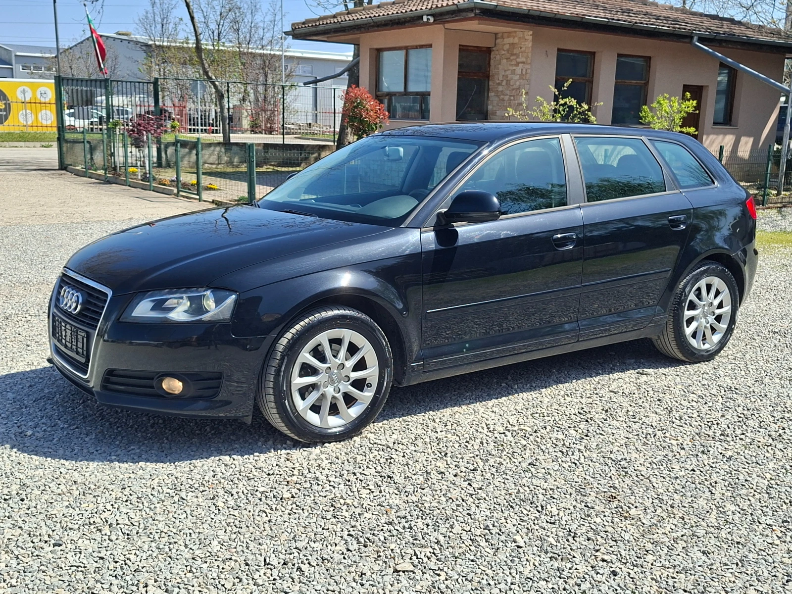 Audi A3 1.6TDI AMBIENTE* НАВИ* КОЖА* ПОДГРЕВ* XENON* LED