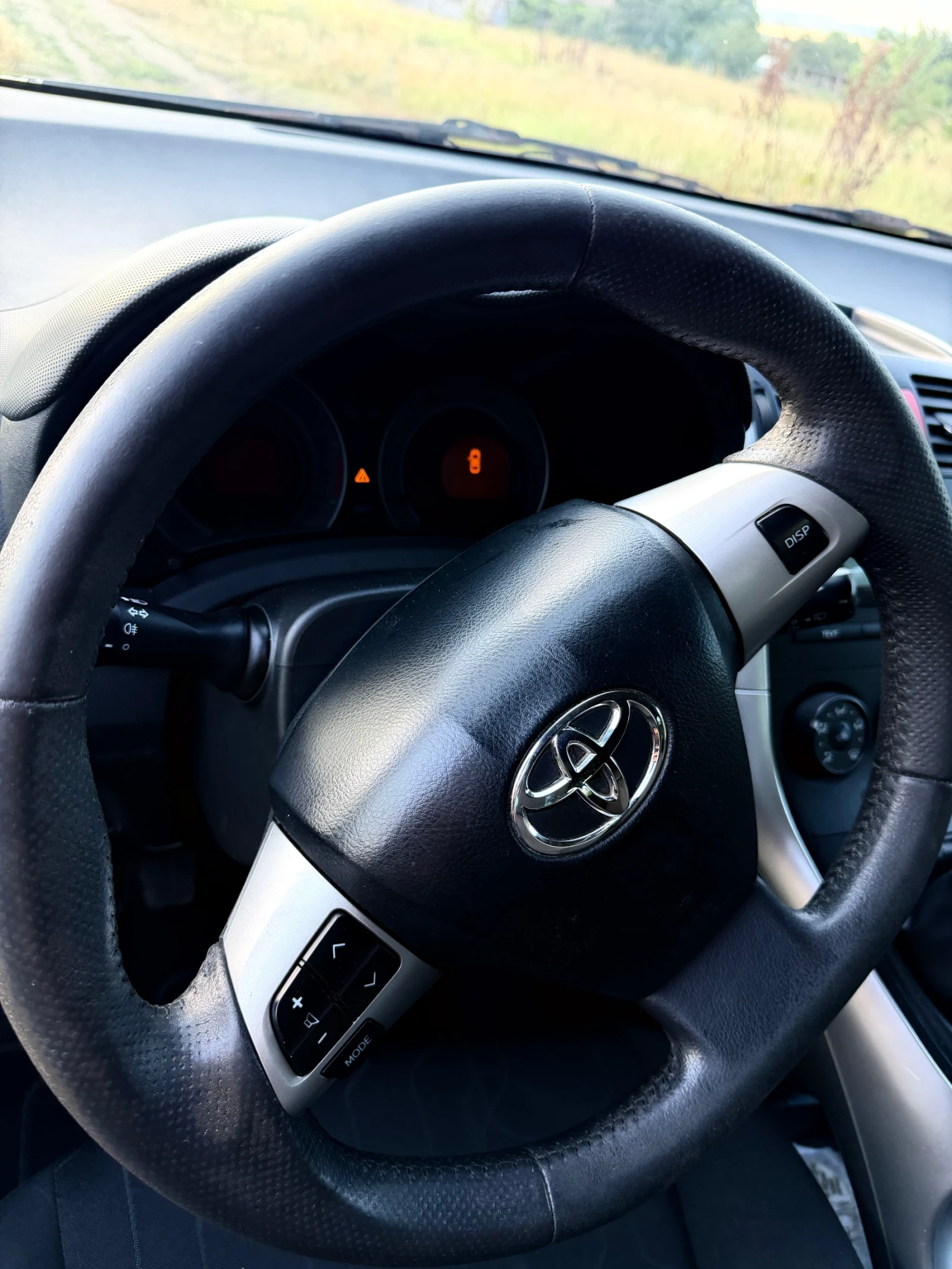 Toyota Auris Дизел, снимка 10 - Автомобили и джипове - 55214012