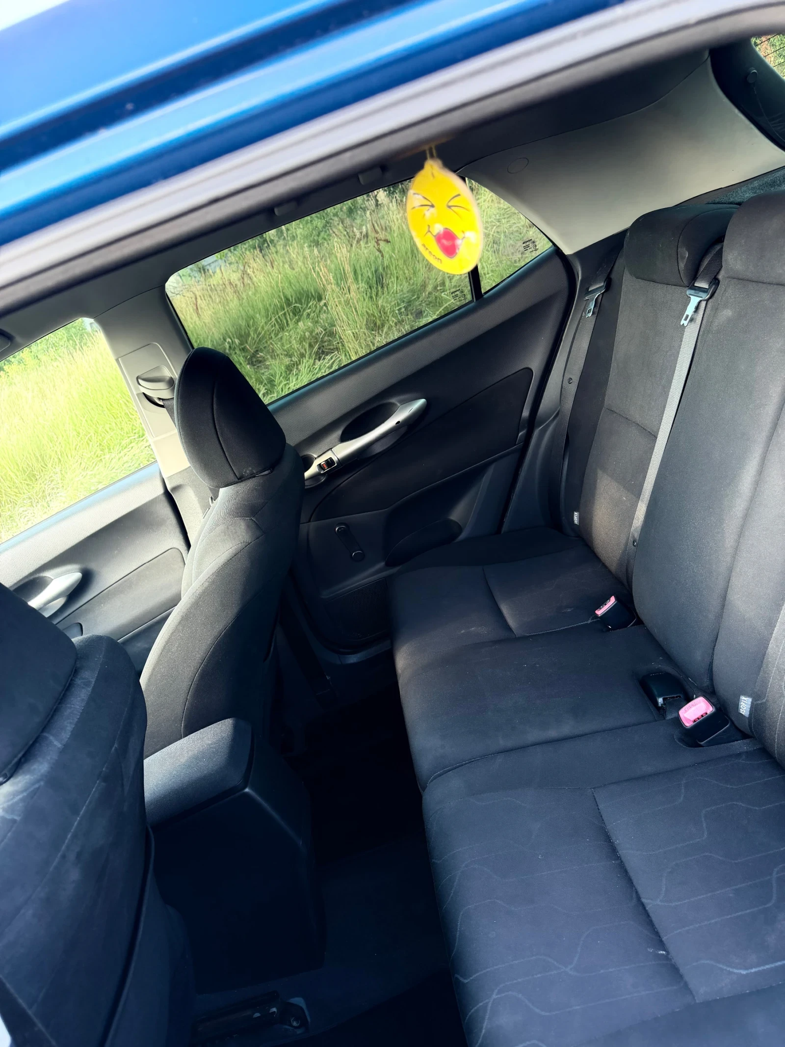 Toyota Auris Дизел, снимка 7 - Автомобили и джипове - 55214012