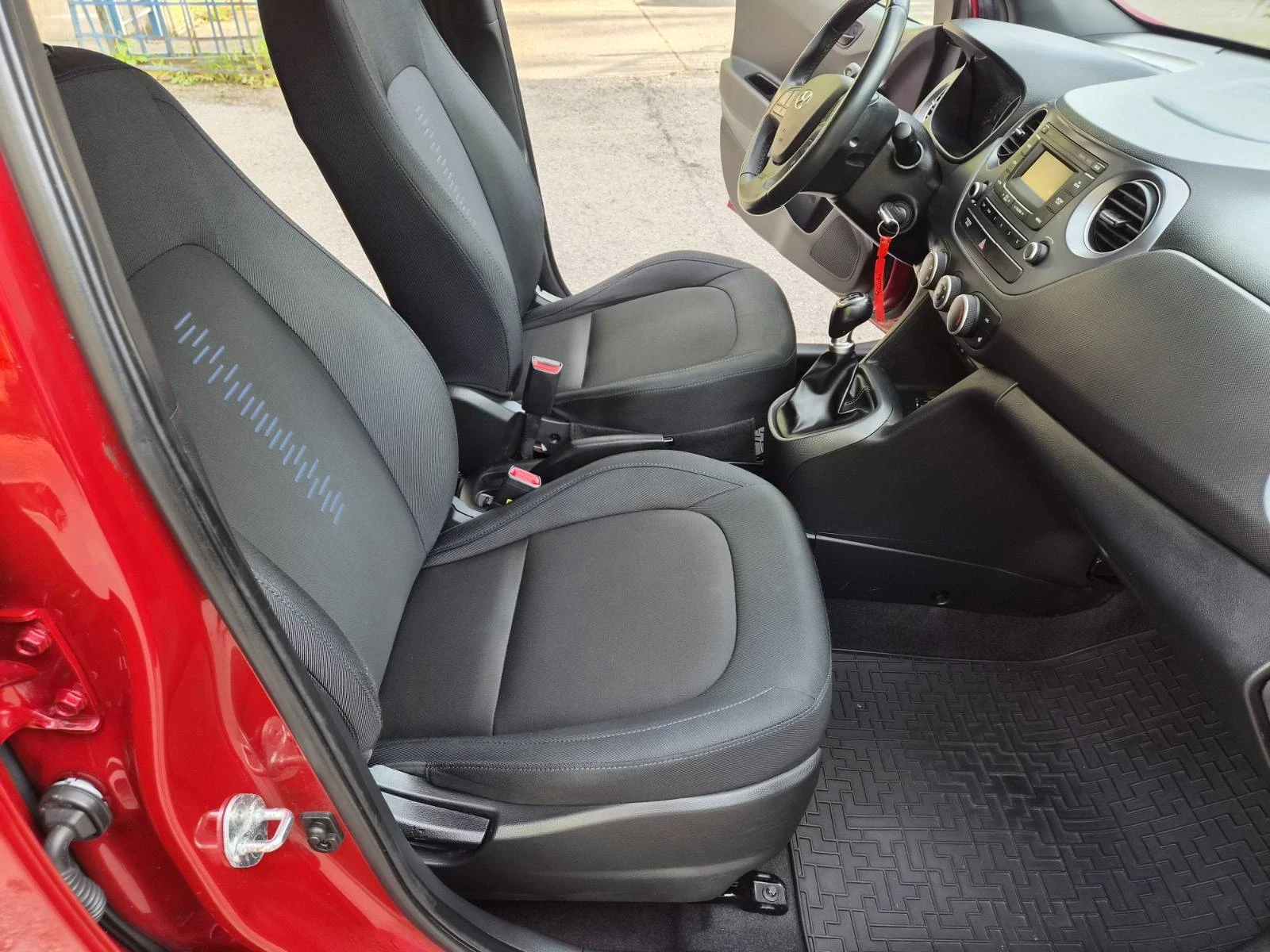 Hyundai I10, снимка 12 - Автомобили и джипове - 54431196