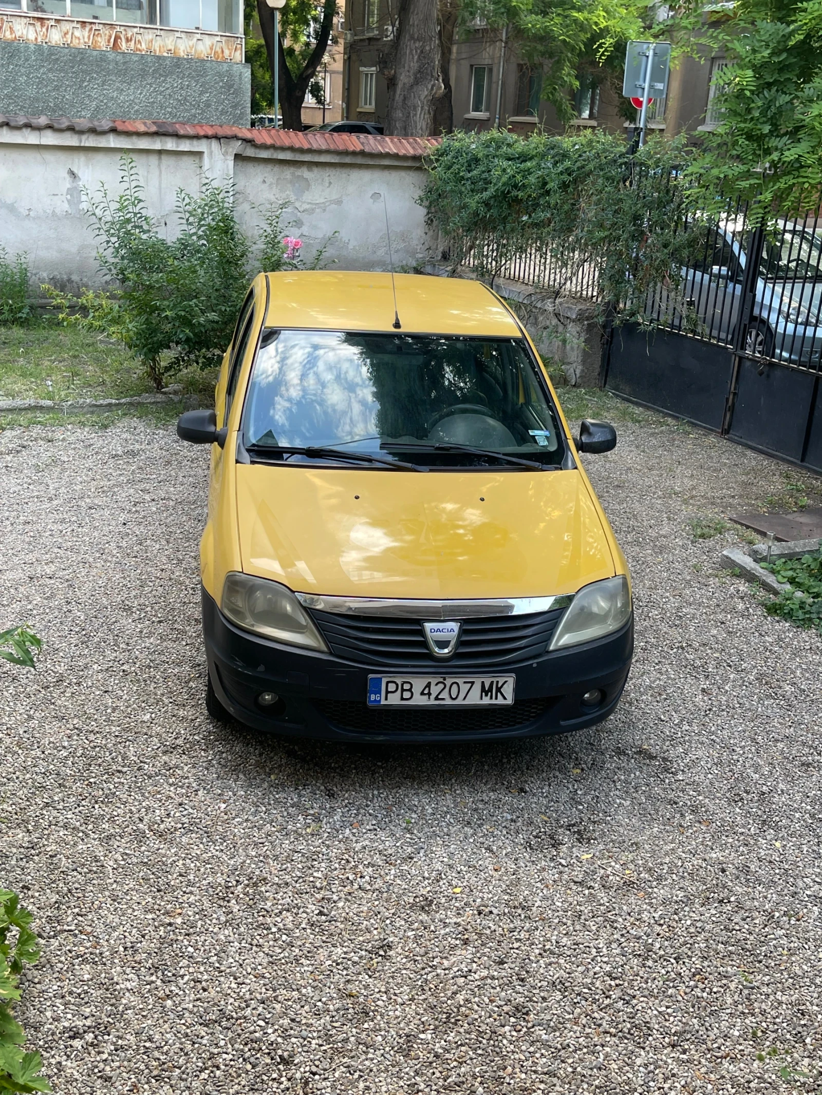 Dacia Logan Седан, снимка 5 - Автомобили и джипове - 54752211