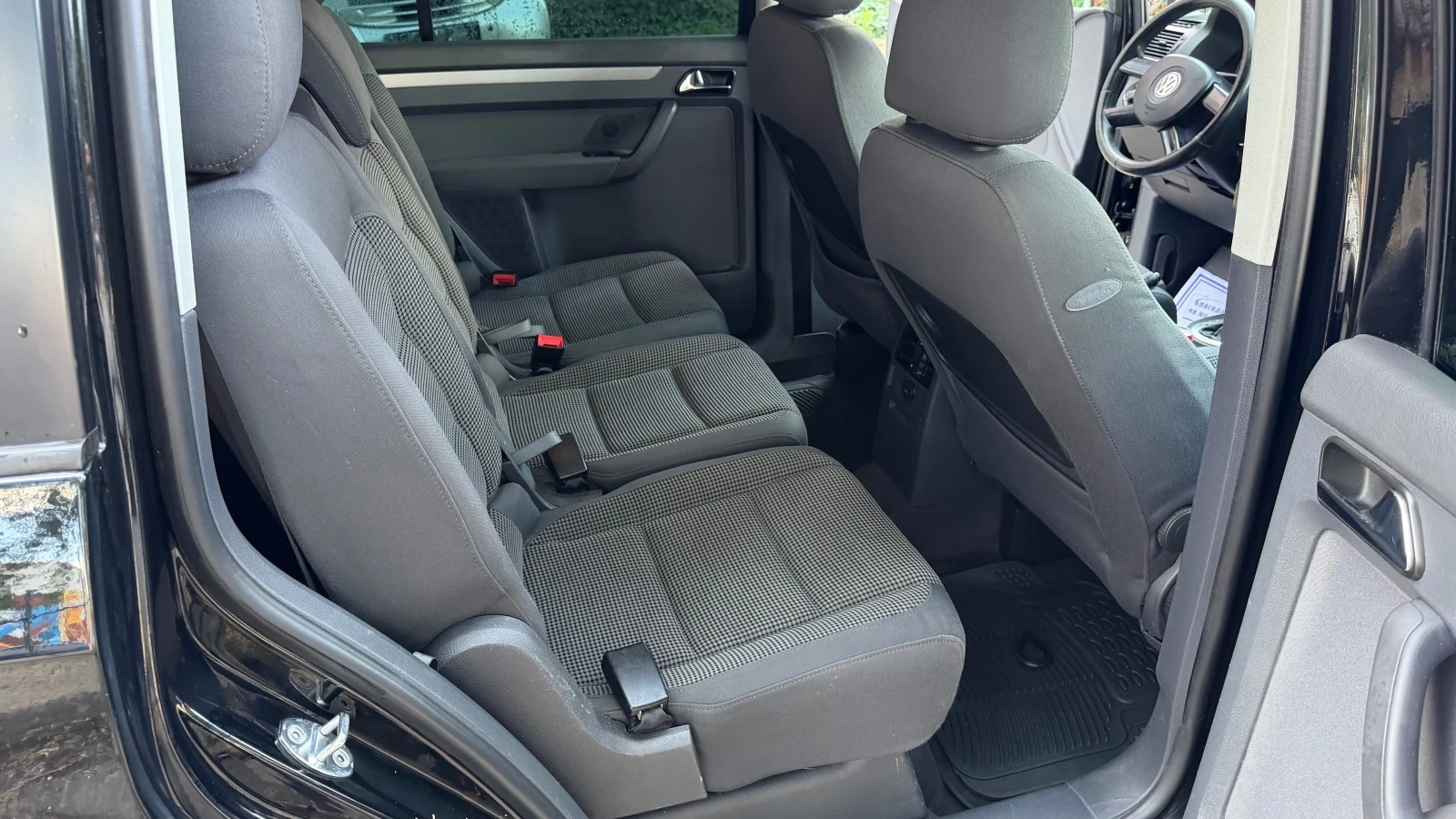 VW Touran DSG6 отличен, снимка 10 - Автомобили и джипове - 54797214