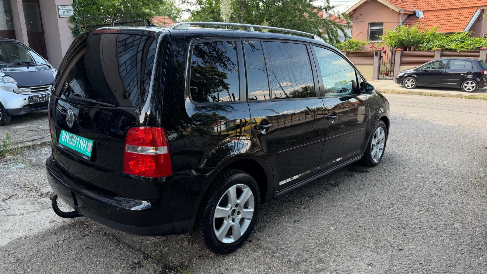 VW Touran DSG6 отличен, снимка 4 - Автомобили и джипове - 54797214