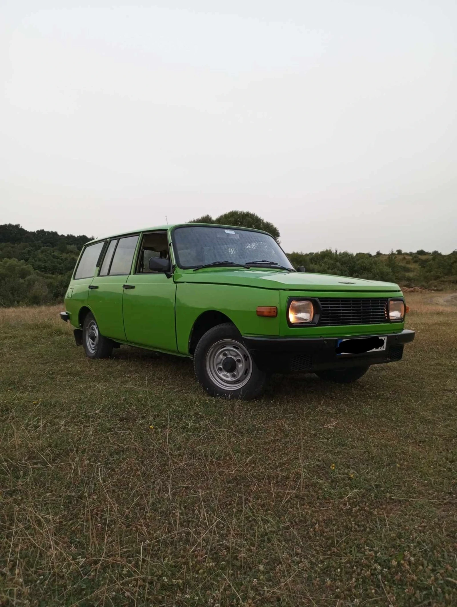 Wartburg 353 В движение, документално изряден, снимка 2 - Автомобили и джипове - 54897726