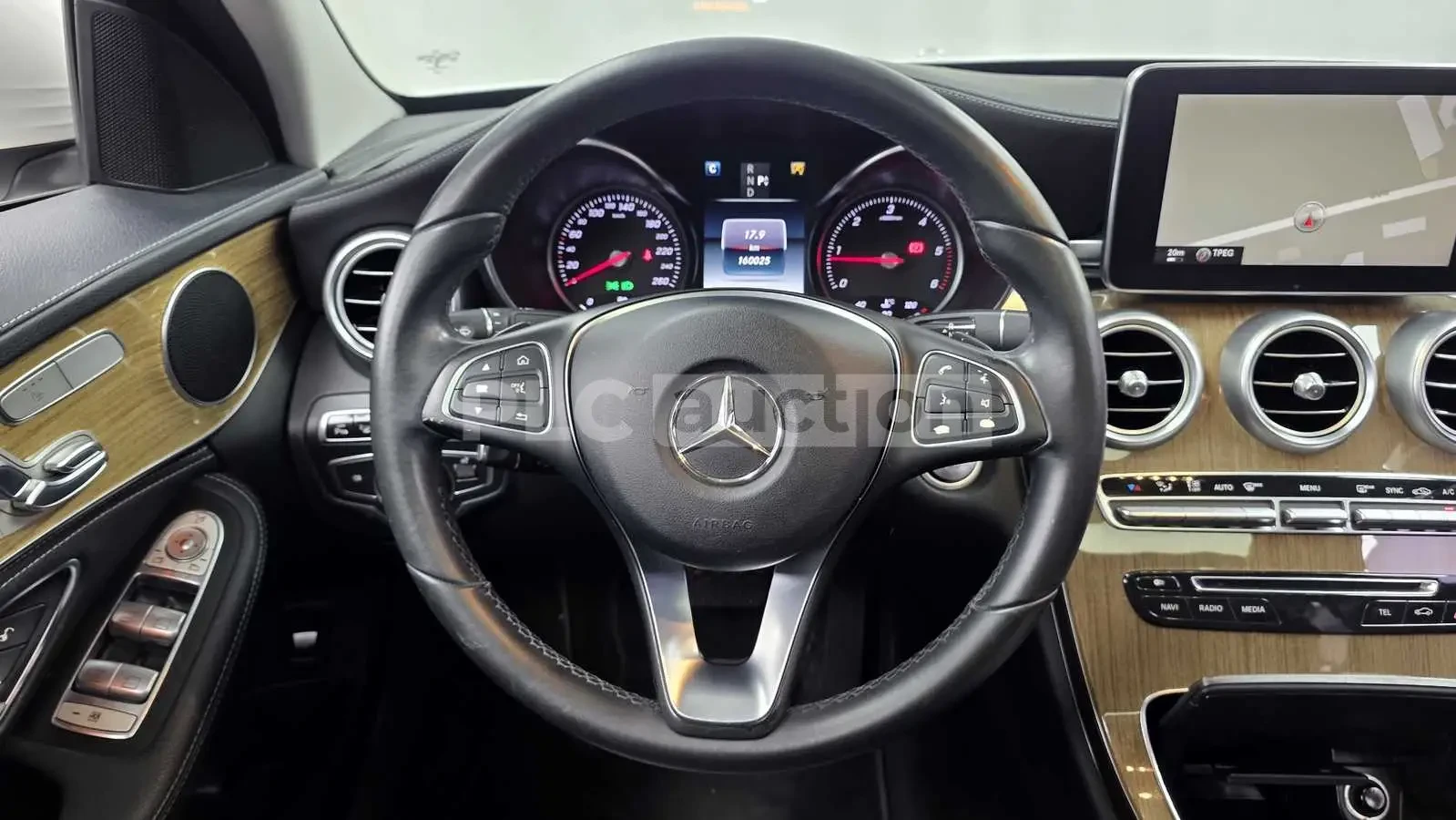 Mercedes-Benz C 220 d| КАМЕРА| HEAD-UP| ПОДГРЕВ| ШИБЕ| ВКЛ.ТЕХНОТЕСТ, снимка 6 - Автомобили и джипове - 55046490